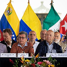 Las delegaciones de paz del Gobierno de Colombia y de la guerrilla del ELN