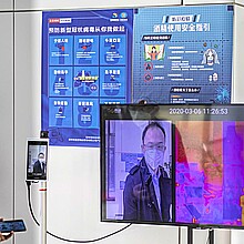 El contenido generado por 'chatbots' en China deberá "reflejar los valores fundamentales socialistas", según la Administración del Ciberespacio 