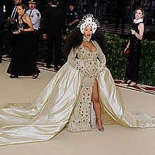 Latinos que brillaron con sus exuberantes atuendos en la alfombra roja de la gala del MET 2023