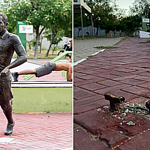 La estatua dedicada al exjugador brasileño fue retirada de su ciudad natal 