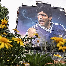 Mural de Maradona en un edificio de Buenos Aires 