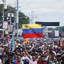 Supporters of the Venezuelan opposition leader María Corina Machado, participate this Wednesday in a presidential campaign tour in Guanare, Portuguesa state 