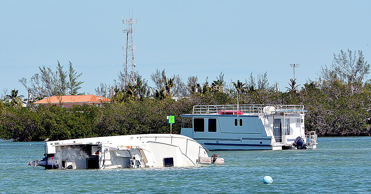 8 dead after migrant vessels capsized off San Diego coast | ADN América